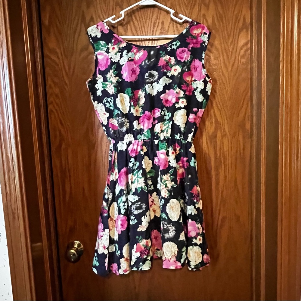 NWOT SINGWING floral polyester sleeveless dress-XXL